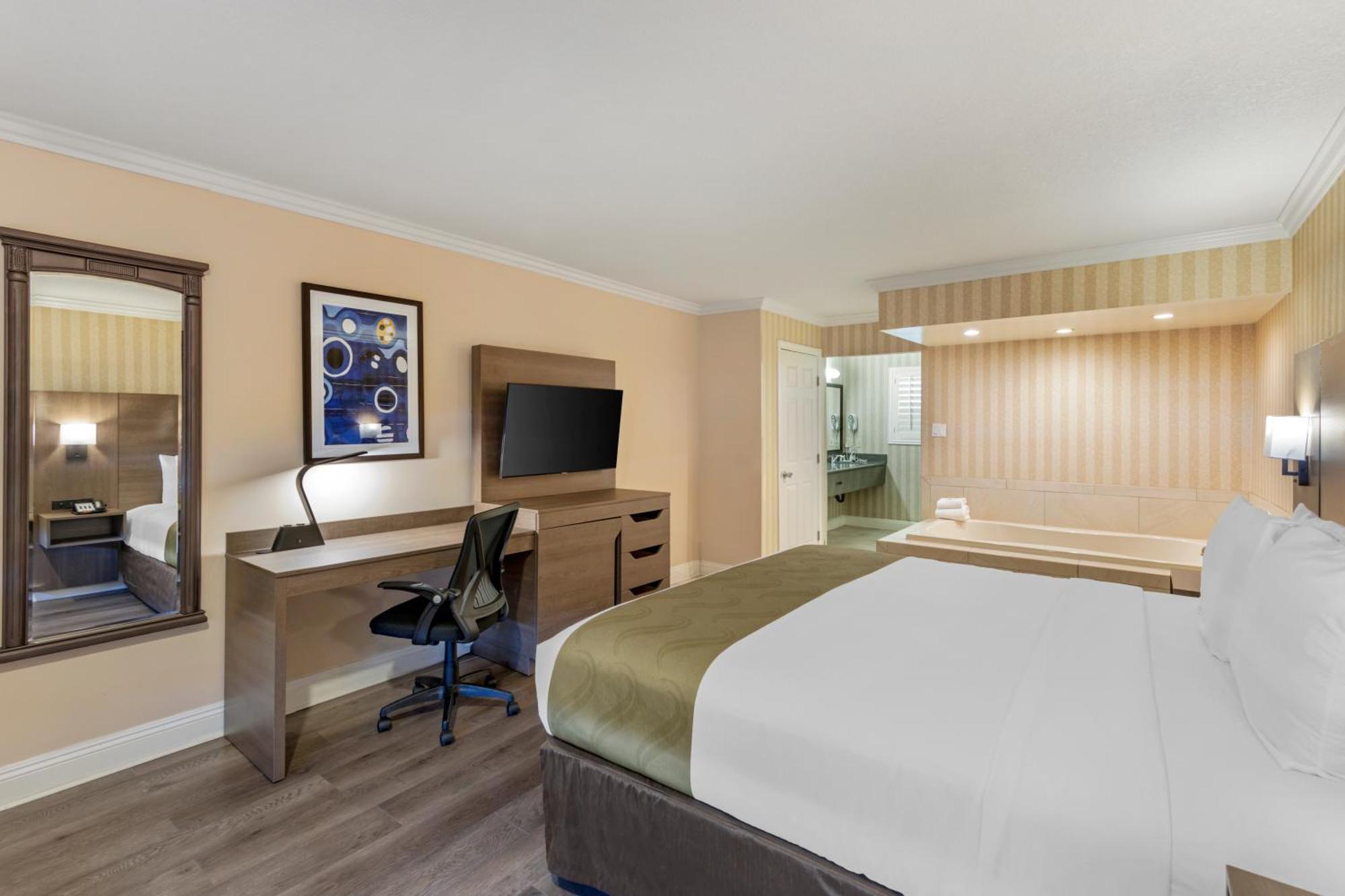 Quality Inn & Suites Anaheim Maingate Екстериор снимка